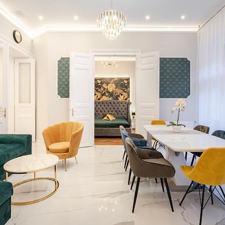 Premium Art Deco Apartment At Broadway // 4Bdr & 3Br 布达佩斯 外观 照片