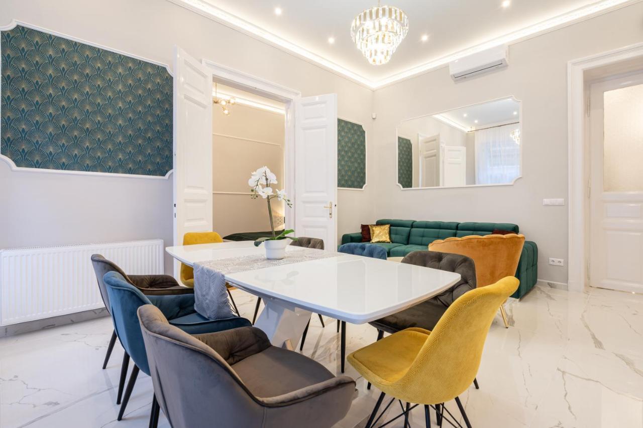 Premium Art Deco Apartment At Broadway // 4Bdr & 3Br 布达佩斯 外观 照片