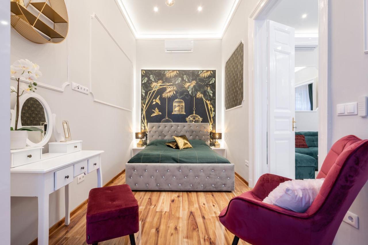 Premium Art Deco Apartment At Broadway // 4Bdr & 3Br 布达佩斯 外观 照片