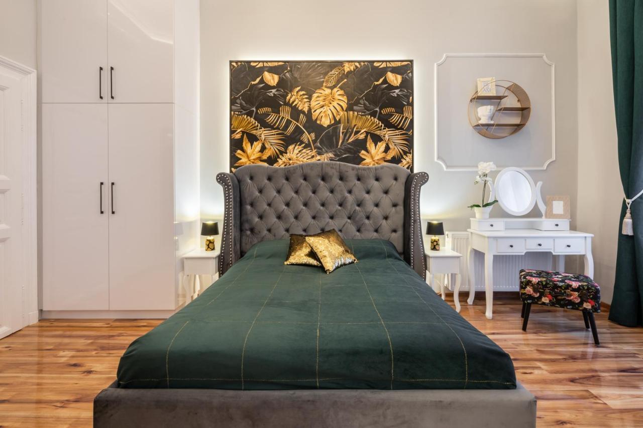 Premium Art Deco Apartment At Broadway // 4Bdr & 3Br 布达佩斯 外观 照片
