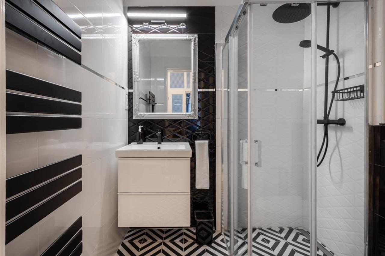 Premium Art Deco Apartment At Broadway // 4Bdr & 3Br 布达佩斯 外观 照片