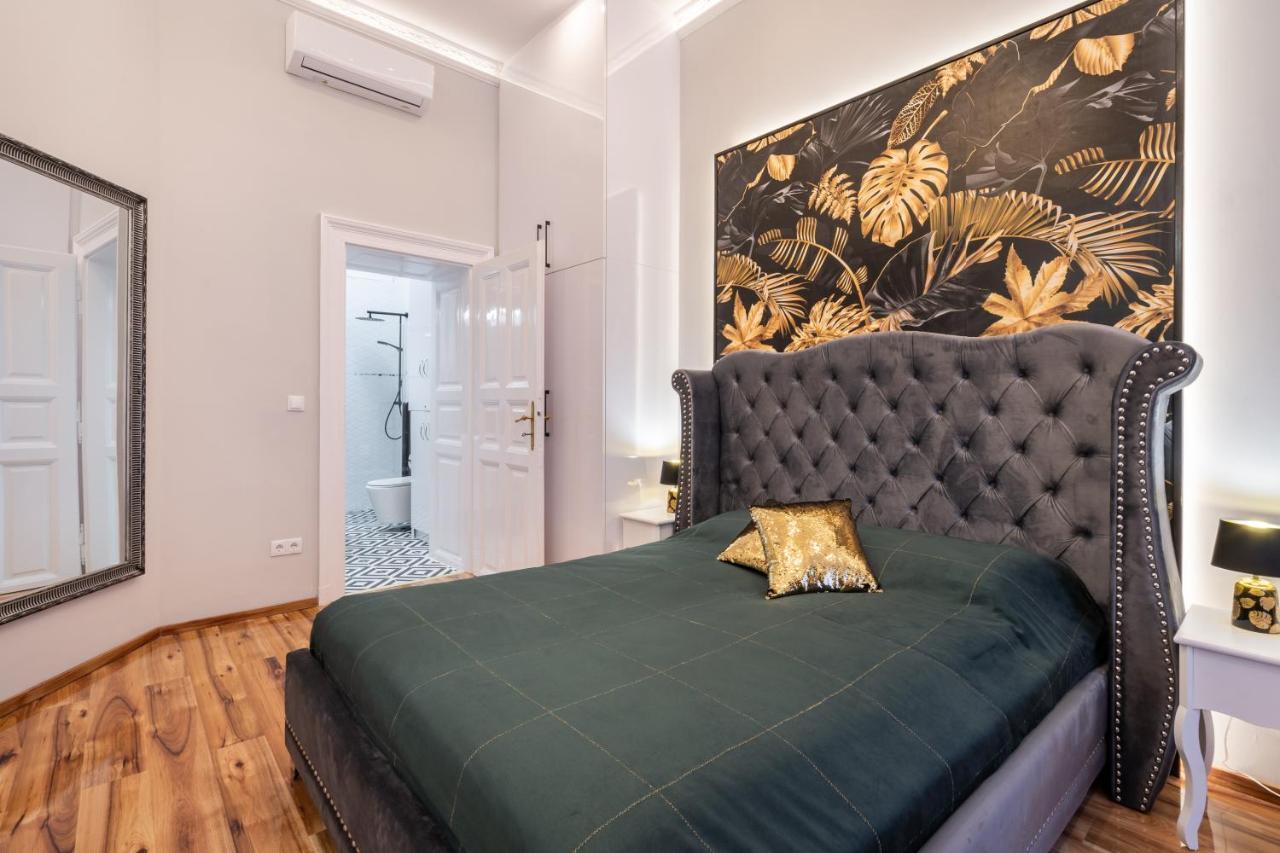 Premium Art Deco Apartment At Broadway // 4Bdr & 3Br 布达佩斯 外观 照片