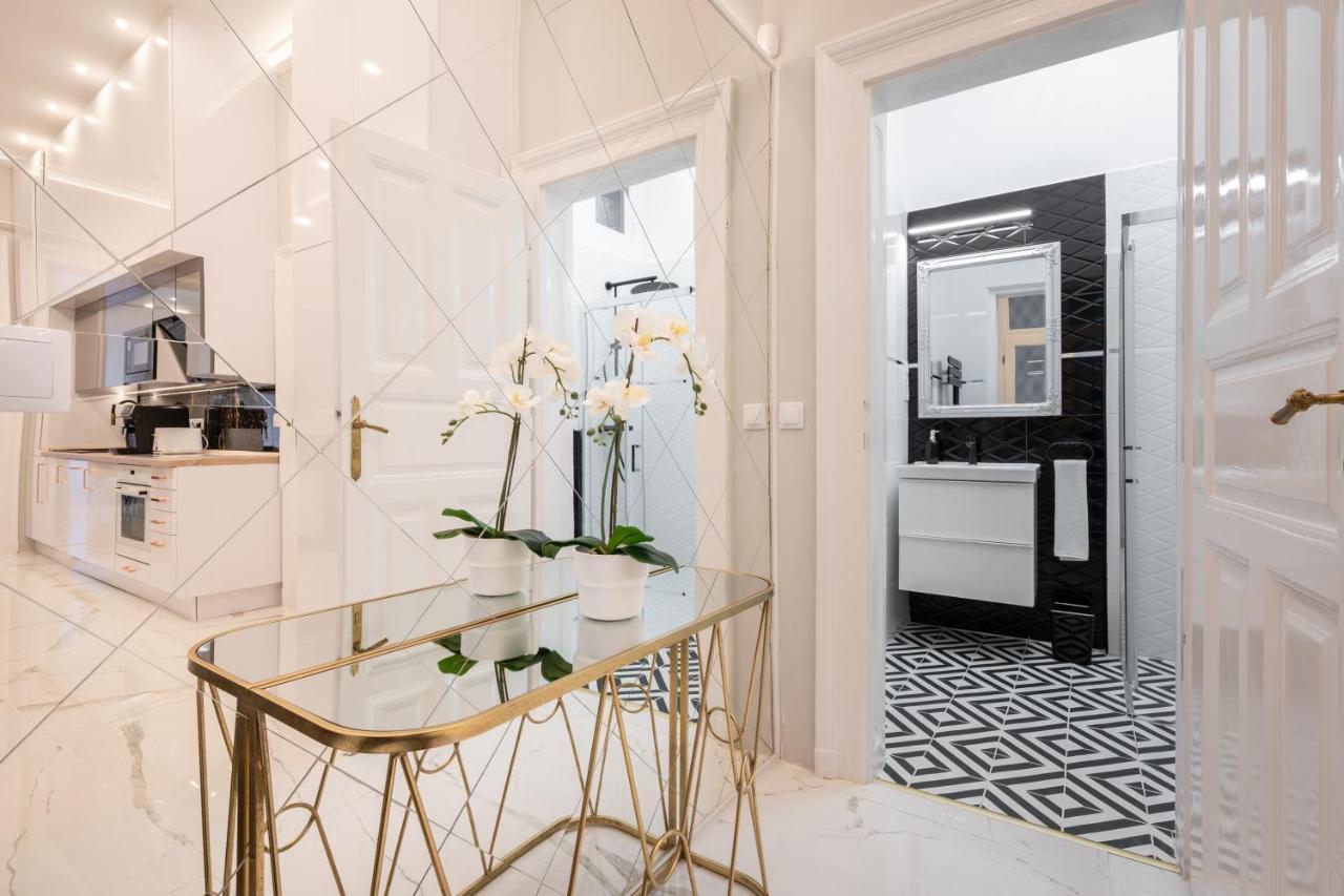Premium Art Deco Apartment At Broadway // 4Bdr & 3Br 布达佩斯 外观 照片